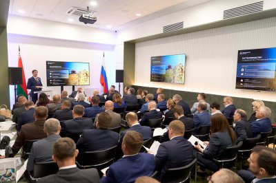 Андрей Саносян представил опыт сотрудничества Нижегородской области и Республики Беларусь в сфере АПК Андрей Саносян представил опыт сотрудничества Нижегородской области и Республики Беларусь в сфере АПК