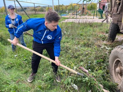 Волонтеры Победы привели в порядок территорию храма в Перевозском округе в рамках проекта «Святыни Нижегородской земли»