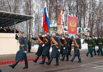 Нижегородскому высшему военно-инженерному командному училищу вручили высший знак отличия воинской части - Георгиевское знамя Нижегородскому высшему военно-инженерному командному училищу вручили высший знак отличия воинской части - Георгиевское знамя