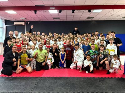 Шестикратный чемпион мира по джиу-джитсу и грэпплингу Джефф Монсон провел мастер-классы для юных нижегородских спортсменов