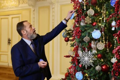 Полпред президента РФ в ПФО Игорь Комаров принял участие в акции «Елка желаний-2025» Полпред президента РФ в ПФО Игорь Комаров принял участие в акции «Елка желаний-2025»