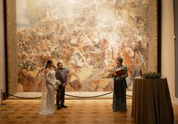 Нижегородская пара зарегистрировала брак на фоне картины Константина Маковского «Воззвание Минина»