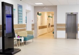 «В 2025 году отремонтировано около 330 объектов здравоохранения – почти половина от объема работ за предыдущие 6 лет», – Андрей Чечерин