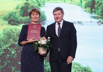 Гранты более чем на 26 млн рублей вручили нижегородским предприятиям АПК в День работника сельского хозяйства региона Гранты более чем на 26 млн рублей вручили нижегородским предприятиям АПК в День работника сельского хозяйства региона