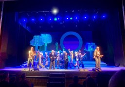 Дети участников СВО из Первомайска посетили Театр юного зрителя в Нижнем Новгороде 