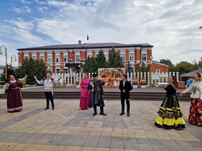 В Володарске открылась интерактивная выставка «Земля на зернышке стоит»