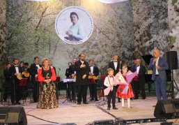 В поселке Бутурлино 23 и 24 мая пройдет XIII Всероссийский конкурс «Вишнёвая метель» памяти Людмилы Зыкиной