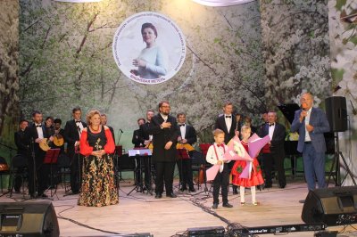 В поселке Бутурлино 23 и 24 мая пройдет XIII Всероссийский конкурс «Вишнёвая метель» памяти Людмилы Зыкиной В поселке Бутурлино 23 и 24 мая пройдет XIII Всероссийский конкурс «Вишнёвая метель» памяти Людмилы Зыкиной