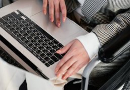 Инклюзивный наем: почему выгодно брать на работу человека с инвалидностью Инклюзивный наем: почему выгодно брать на работу человека с инвалидностью