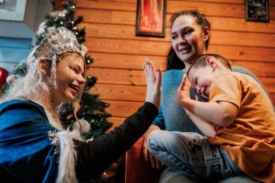 Нижегородские волонтеры поздравляют военнослужащих СВО и их семьи с наступающим Новым годом