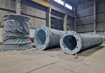 Первые опоры для канатной дороги через Оку доставлены в Нижний Новгород Первые опоры для канатной дороги через Оку доставлены в Нижний Новгород