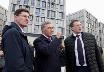 Валерий Фальков оценил цифровую инфраструктуру ИТ-кампуса «НЕЙМАРК» и передовые разработки нижегородских ученых Валерий Фальков оценил цифровую инфраструктуру ИТ-кампуса «НЕЙМАРК» и передовые разработки нижегородских ученых