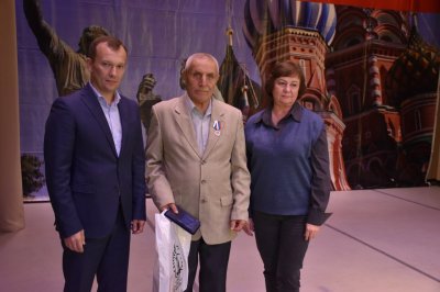 Двум жителям Сеченова Нижегородской области вручили медали «Отец солдата»