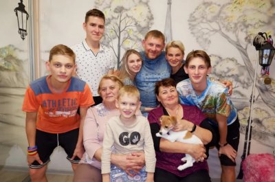 Около 900 нижегородских многодетных семей получили земельные участки и жилищные сертификаты в I полугодии 2025 года