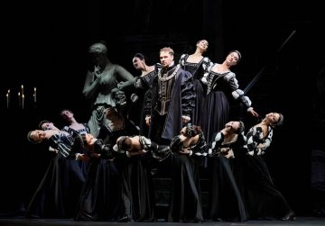 В Нижегородском театре оперы и балета состоялась премьера оперы Джузеппе Верди «Риголетто» В Нижегородском театре оперы и балета состоялась премьера оперы Джузеппе Верди «Риголетто»