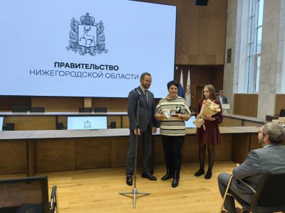 Сергей Морозов поздравил работников дорожной отрасли с профессиональным праздником Сергей Морозов поздравил работников дорожной отрасли с профессиональным праздником