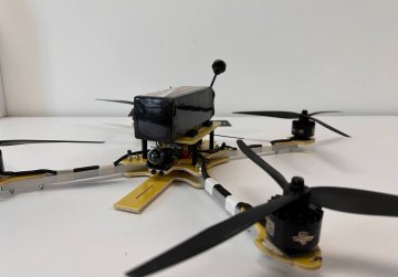 Нижегородских школьников и студентов колледжей начнут обучать управлению беспилотниками Нижегородских школьников и студентов колледжей начнут обучать управлению беспилотниками