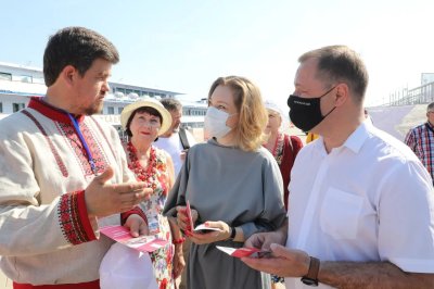 В Нижний Новгород прибыли участники XX Международной этнокультурной экспедиции-фестиваля «Волга — река мира. Диалог культур волжских народов» В Нижний Новгород прибыли участники XX Международной этнокультурной экспедиции-фестиваля «Волга — река мира. Диалог культур волжских народов»