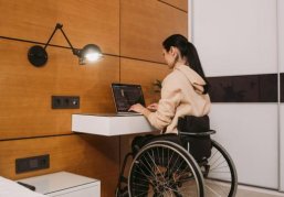 «Дорога в жизнь»: в Нижегородской области запустили программу реабилитации и социализации людей с инвалидностью «Дорога в жизнь»: в Нижегородской области запустили программу реабилитации и социализации людей с инвалидностью