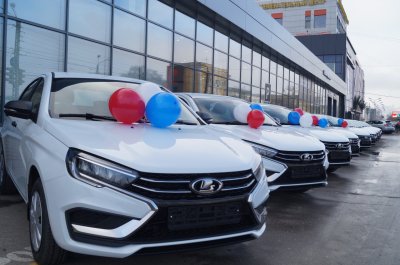 20 жителям региона, пострадавшим на производстве, вручили ключи от адаптированных автомобилей 20 жителям региона, пострадавшим на производстве, вручили ключи от адаптированных автомобилей