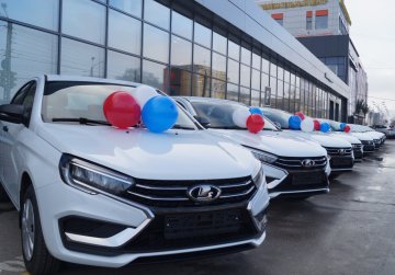 20 жителям региона, пострадавшим на производстве, вручили ключи от адаптированных автомобилей