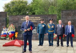 В поселке Мулино Володарского округа открыт мемориальный комплекс, построенный в рамках проекта «Вам решать!»