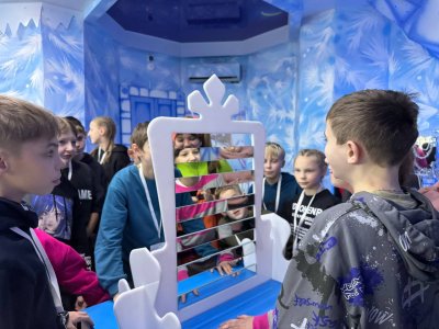 Около 40 воспитанников детских домов Нижегородской области посетили резиденцию Деда Мороза в Великом Устюге Около 40 воспитанников детских домов Нижегородской области посетили резиденцию Деда Мороза в Великом Устюге