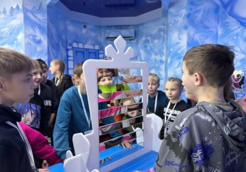 Около 40 воспитанников детских домов Нижегородской области посетили резиденцию Деда Мороза в Великом Устюге