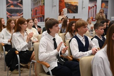 Открытый «Урок цифры» прошел для нижегородских школьников в рамках конференции «ЦИПР-2025»