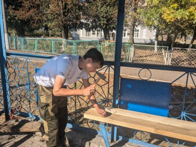 Более 300 жителей Харцызска и Иловайска получили адресную социальную помощь волонтеров Дома народного единства в 2024 году Более 300 жителей Харцызска и Иловайска получили адресную социальную помощь волонтеров Дома народного единства в 2024 году