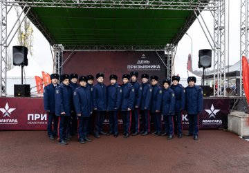 Более 400 человек объединила масштабная военно-патриотическая акция, приуроченная ко Дню призывника