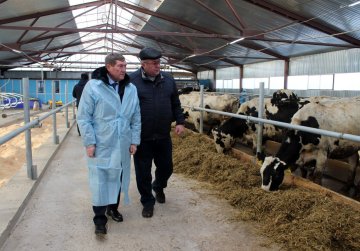 Новая роботизированная ферма на 140 молочных коров запущена в фермерском хозяйстве в Арзамасе Нижегородской области Новая роботизированная ферма на 140 молочных коров запущена в фермерском хозяйстве в Арзамасе Нижегородской области