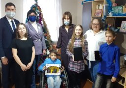 Представители правительства Нижегородской области поздравили с Новым годом борскую многодетную семью