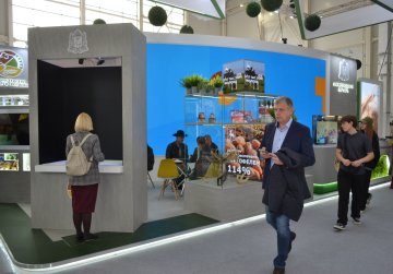 Более 40 предприятий АПК представили свою продукцию на стенде Нижегородской области на выставке «Золотая осень-2025» Более 40 предприятий АПК представили свою продукцию на стенде Нижегородской области на выставке «Золотая осень-2025»