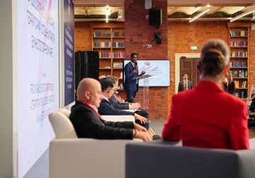 Кадры, логистику, международные расчеты и проекты обсудили эксперты из девяти стран на Форуме ВЭД в Нижнем Новгороде Кадры, логистику, международные расчеты и проекты обсудили эксперты из девяти стран на Форуме ВЭД в Нижнем Новгороде