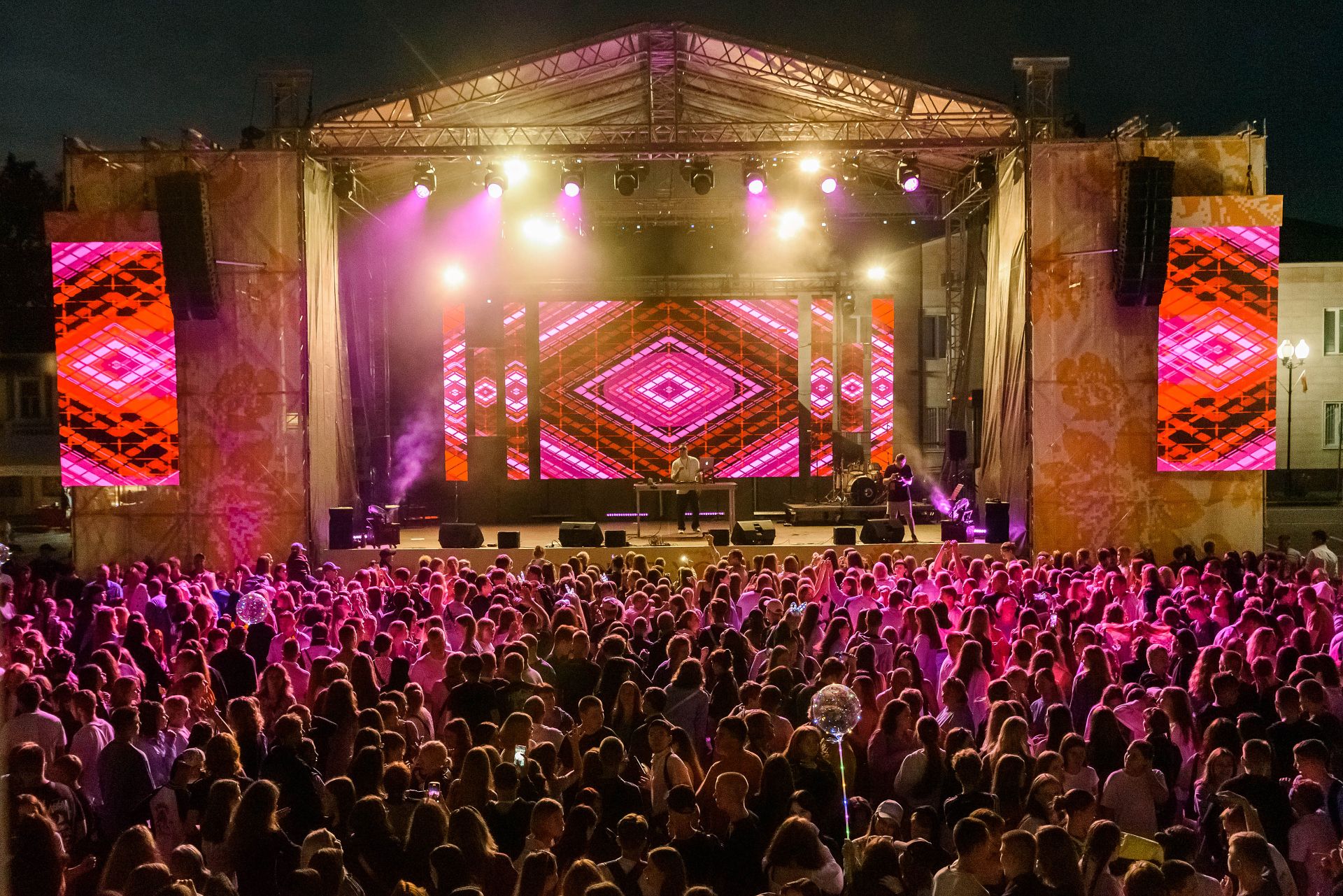 Организаторы XXI Международного фестиваля «Золотая хохлома» в Семёнове представили расширенную программу мероприятия