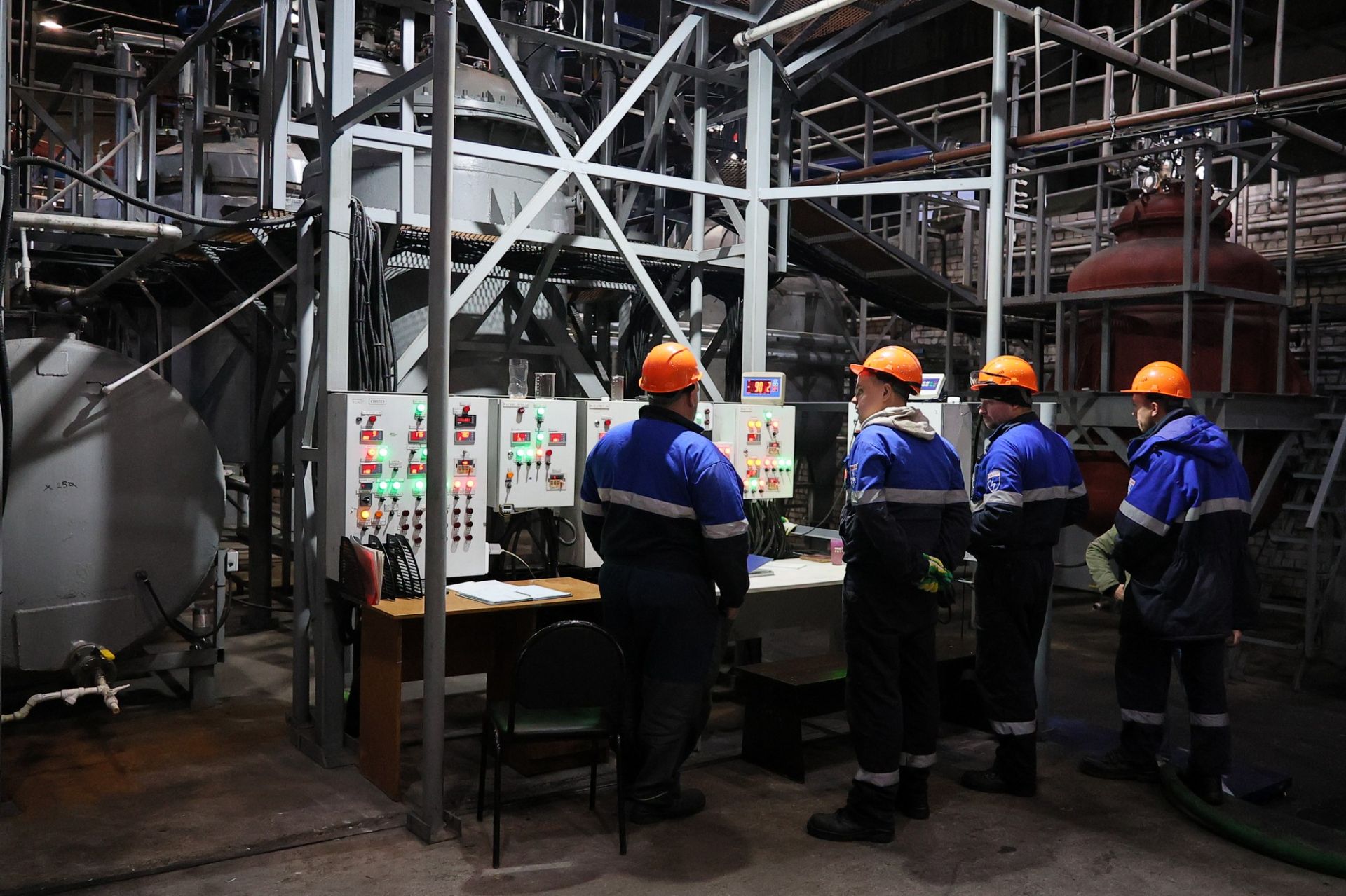 Производство импортозамещающих присадок для топлива, разработанных на грант Нижегородского НОЦ, открыто в Дзержинске