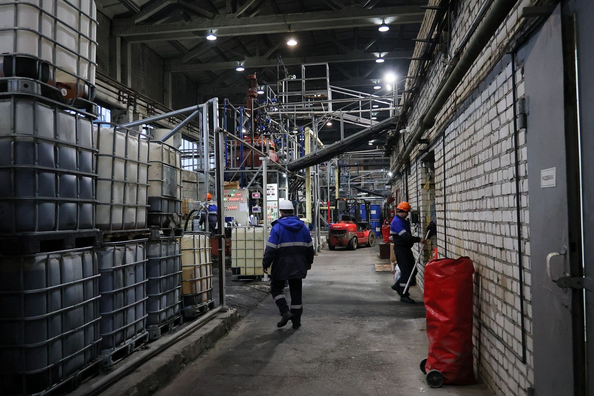 Производство импортозамещающих присадок для топлива, разработанных на грант Нижегородского НОЦ, открыто в Дзержинске