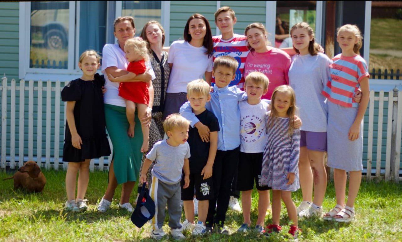 Жительница Павловского округа удостоена звания «Мать-героиня» за воспитание 14 детей