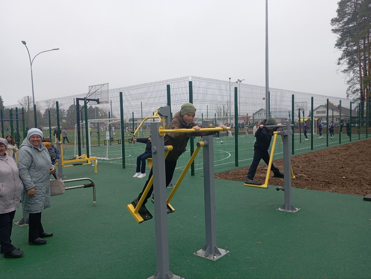 Стадион, водопровод, дороги и тротуары обновлены в р.п. Вознесенское по госпрограмме КРСТ в 2025 году Стадион, водопровод, дороги и тротуары обновлены в р.п. Вознесенское по госпрограмме КРСТ в 2025 году