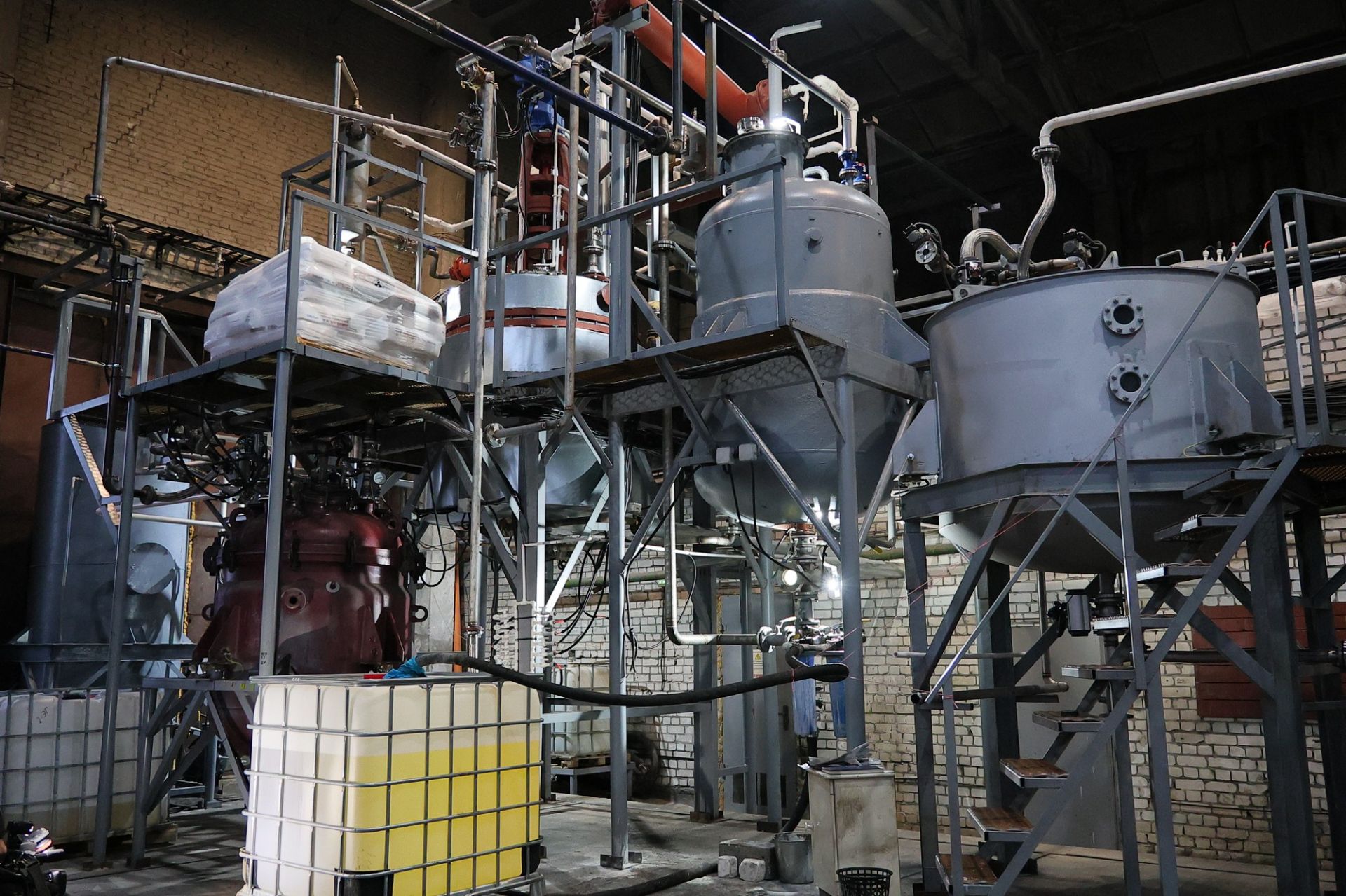 Производство импортозамещающих присадок для топлива, разработанных на грант Нижегородского НОЦ, открыто в Дзержинске